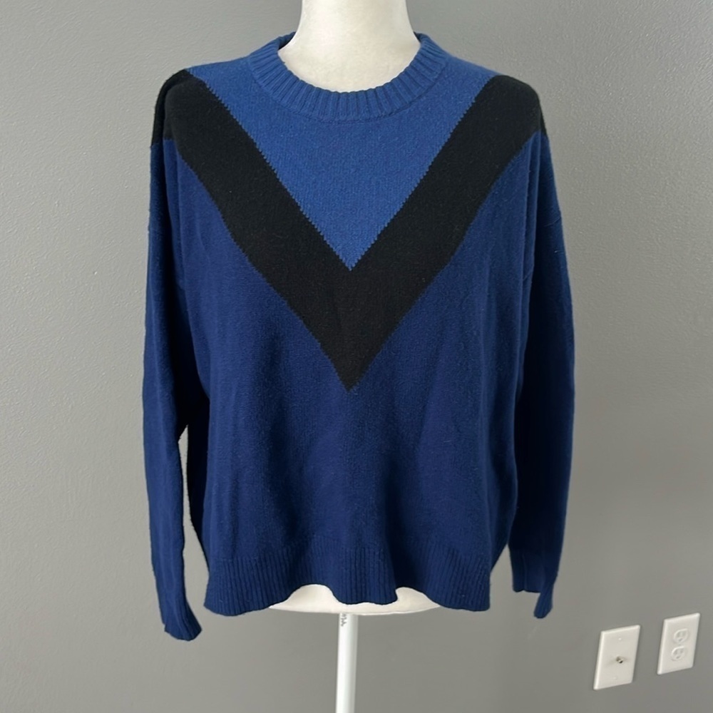 Margaret O’Leary Wool Blend V Pattern Sweater Blue and Black